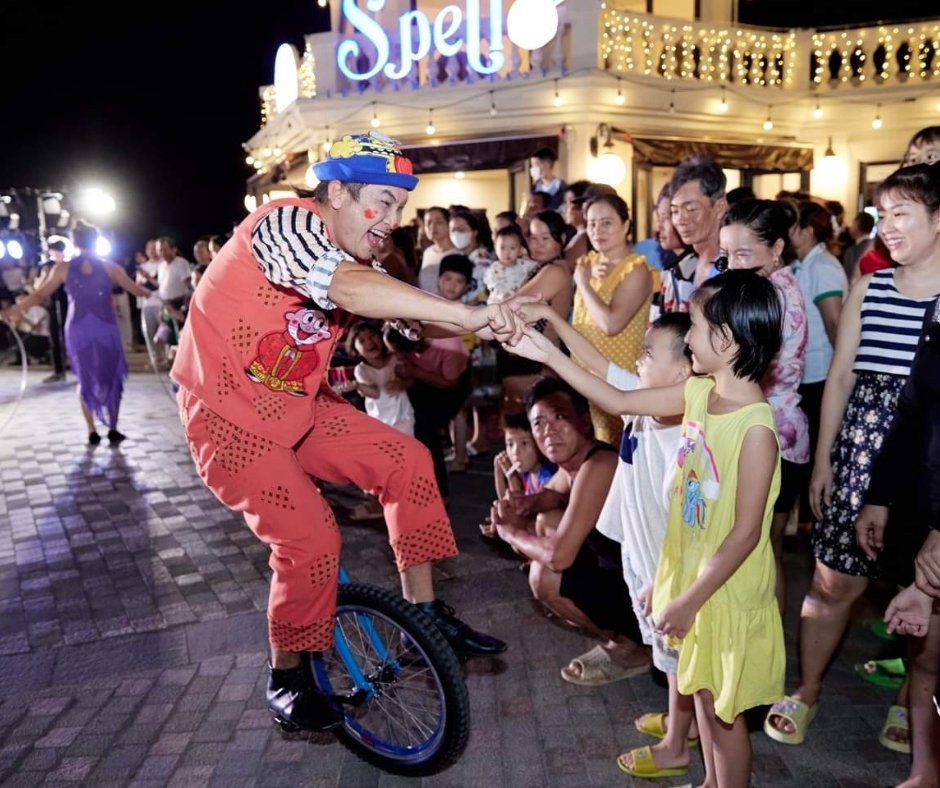 vuifest-night-market